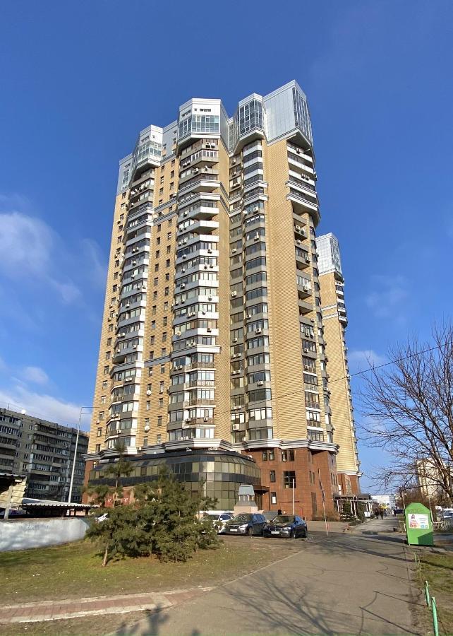 Чарівна, Простора Квартира В 2Хв Від Мвц, Лівобережна Kyiv Exterior photo